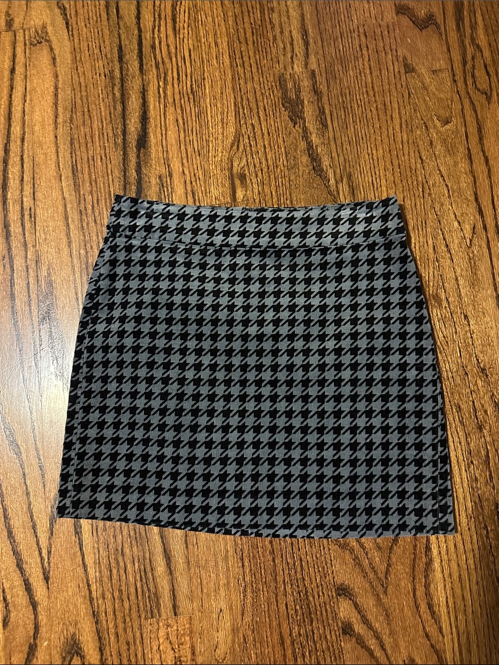 Houndstooth Mini Skirt - Black & Gray